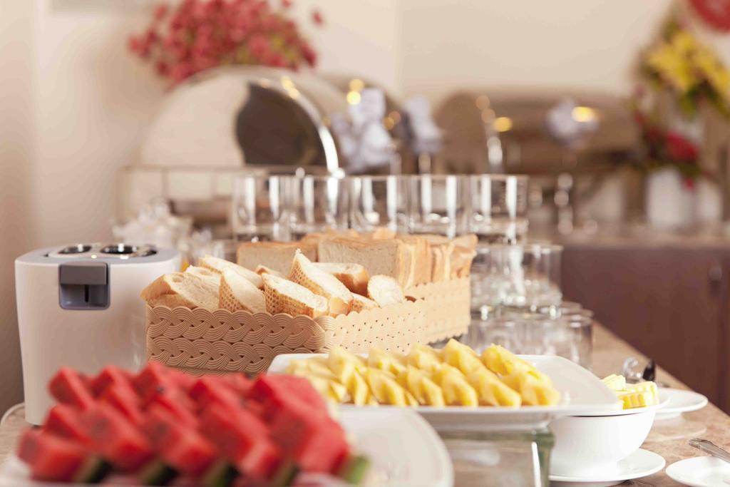 Ttc Hotel - Tan Binh Ho Chi Minh-stad Buitenkant foto