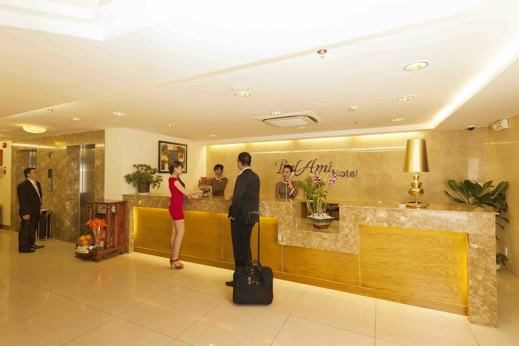 Ttc Hotel - Tan Binh Ho Chi Minh-stad Buitenkant foto