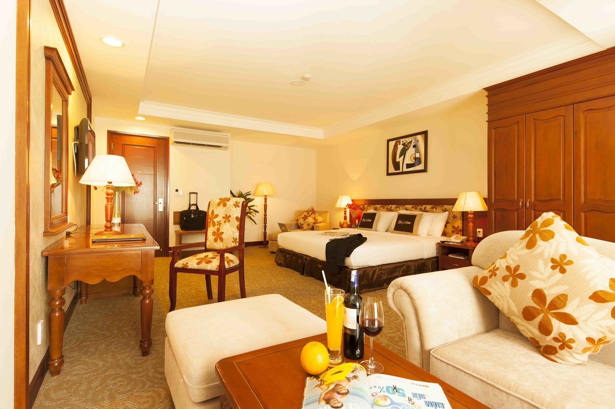 Ttc Hotel - Tan Binh Ho Chi Minh-stad Buitenkant foto