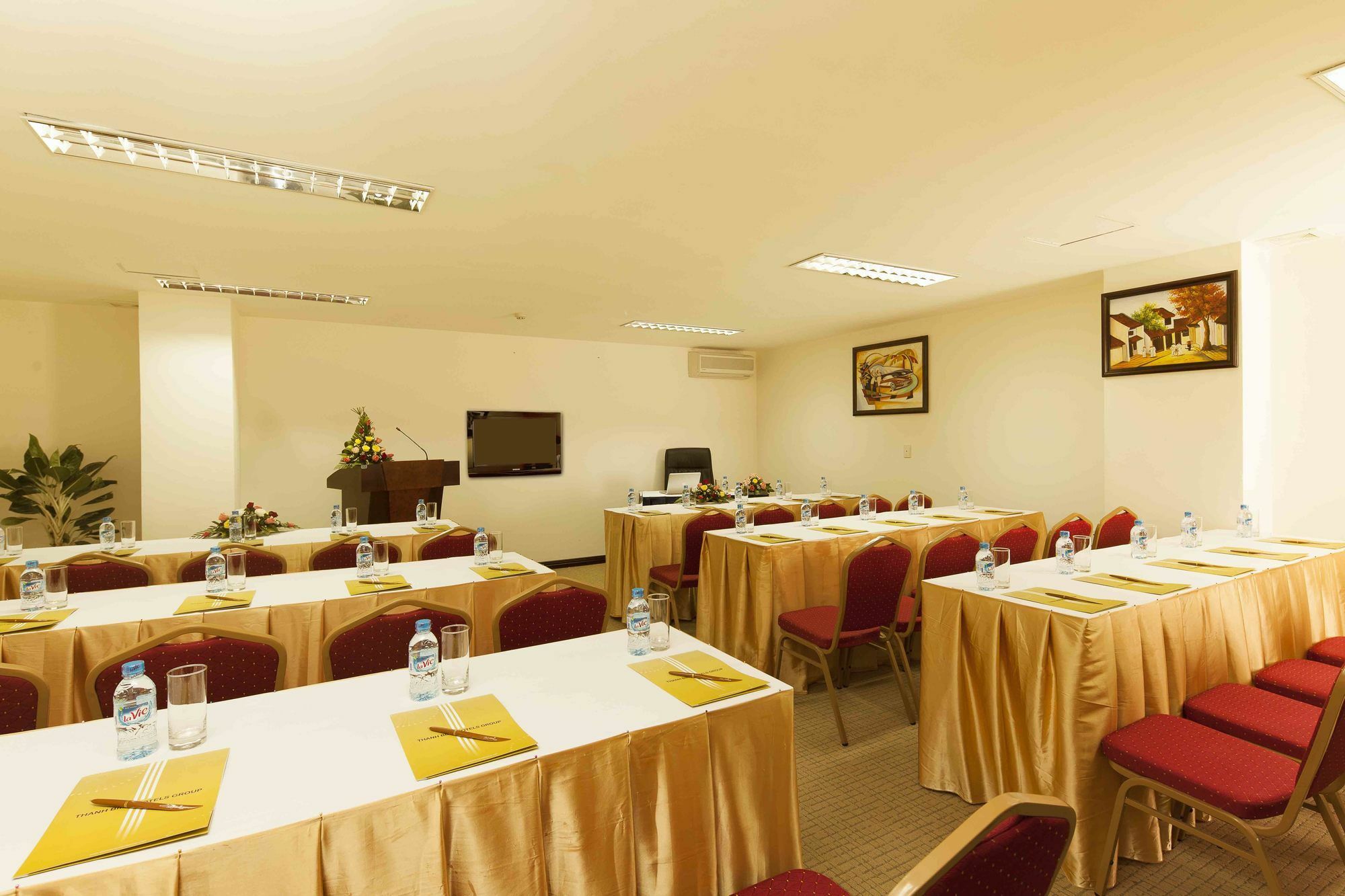 Ttc Hotel - Tan Binh Ho Chi Minh-stad Buitenkant foto