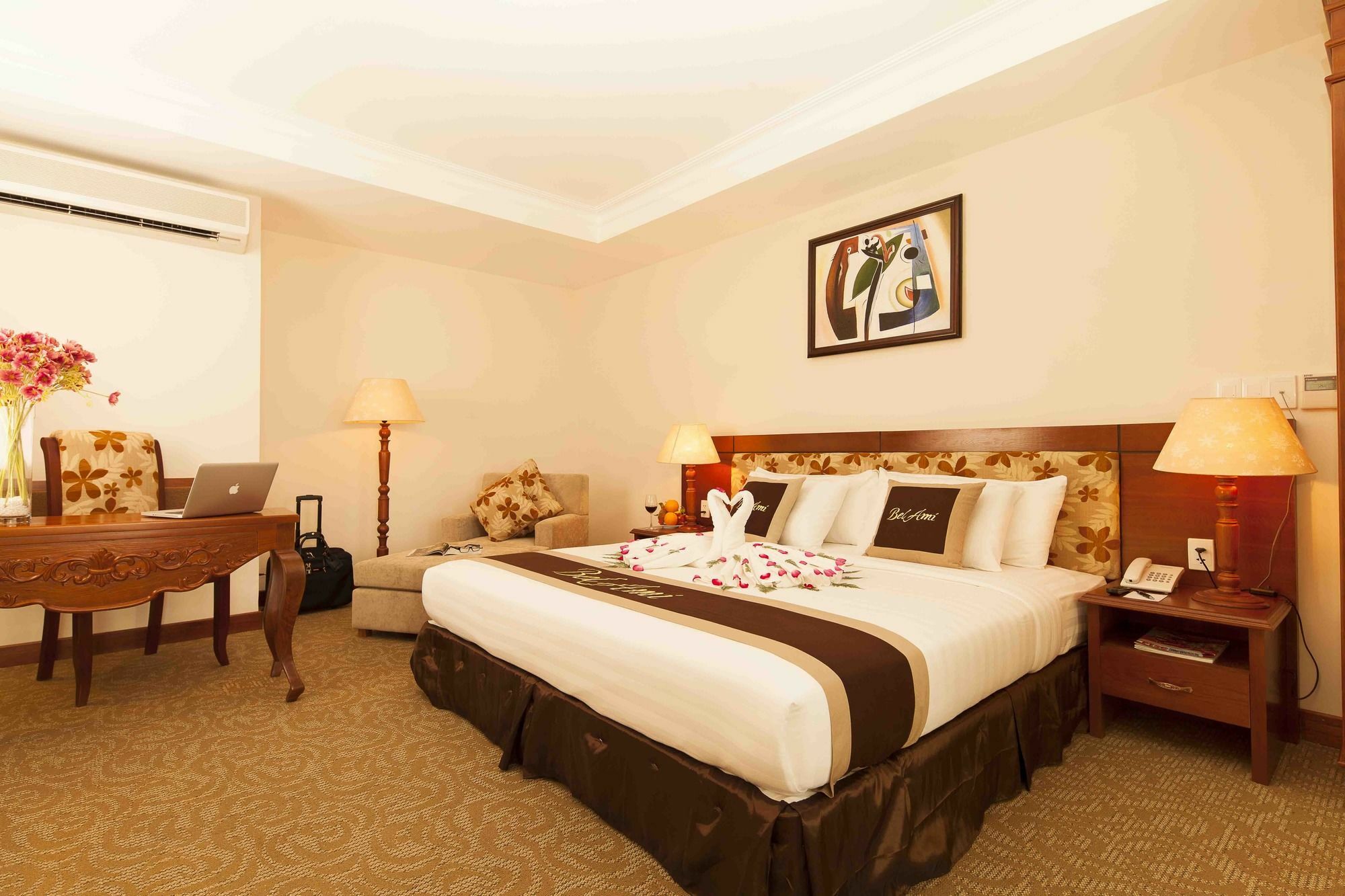 Ttc Hotel - Tan Binh Ho Chi Minh-stad Buitenkant foto